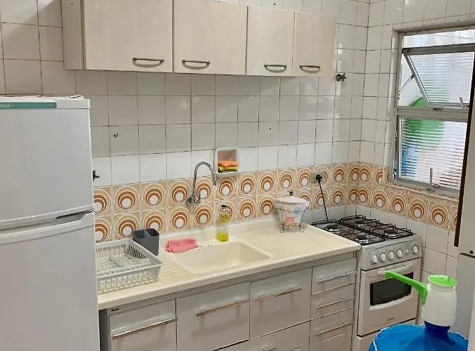 Apartamento Ótima Localização no Guarujá-Astúrias